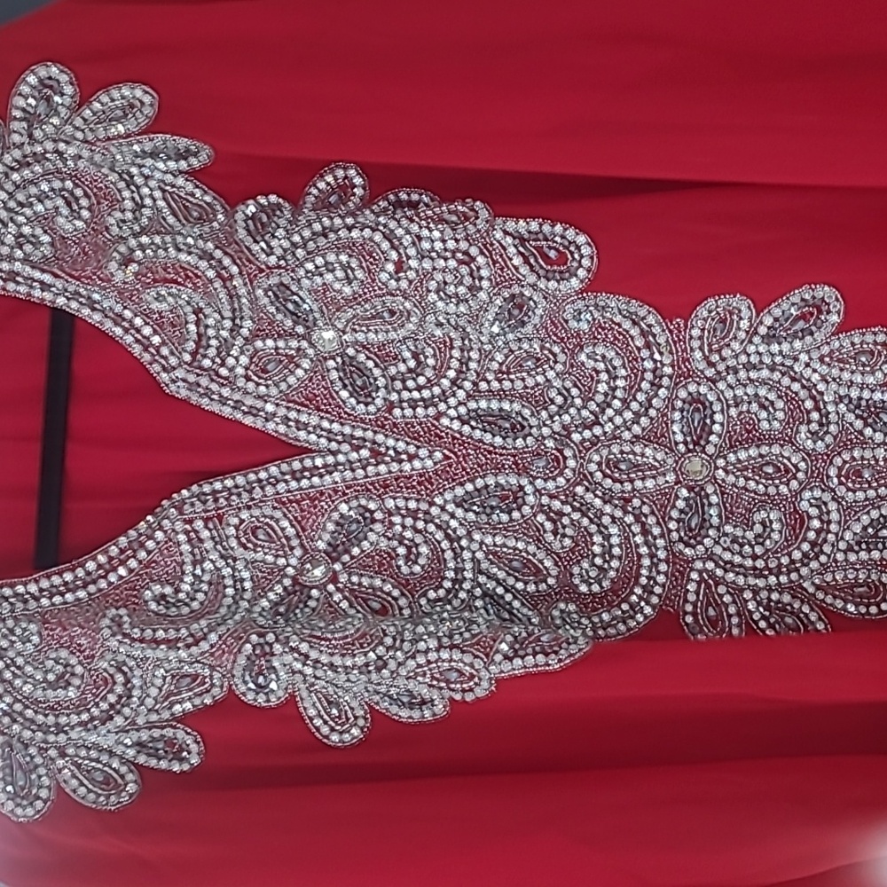Gown - Picture 2 of 8